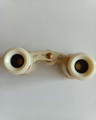 Бинокль театральный