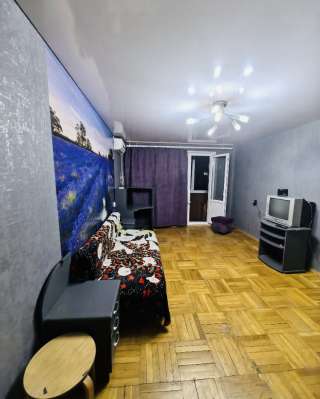 Сдается 1к.кв. 33м. улица 70лет Октября. Ремонт, мебель, бытовая техника имеется. Развитая инфрастр