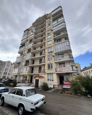 Квартира в Севастополе (Шевченко Т) 3 комнаты, площадь 83.7/49,6/13,2 м.кв., этаж 4/1