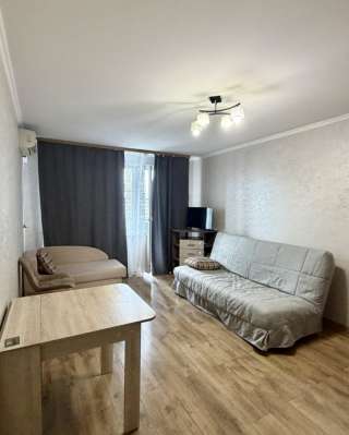 Сдается 1к.кв. 33м. проспект Чекистов. ремонт, имеется вся мебель и бытовая техника для комфортного