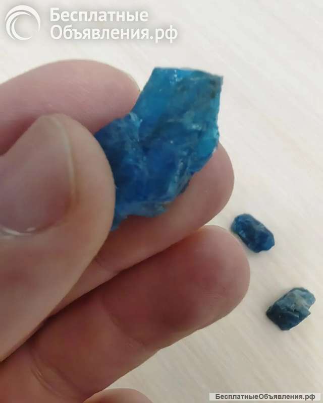 Апатиты природные образцы кусочки
