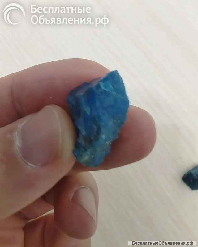 Апатиты природные образцы кусочки