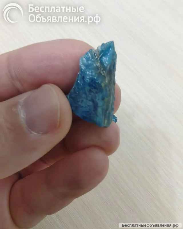 Апатиты природные образцы кусочки