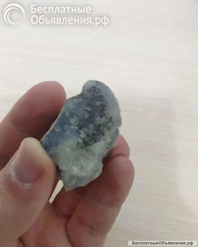 Иолит кусочек природный