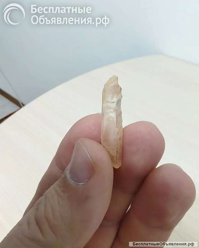 Кристаллы кварца с гематитом