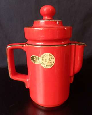 Кофейник красный Kil. Югославия.