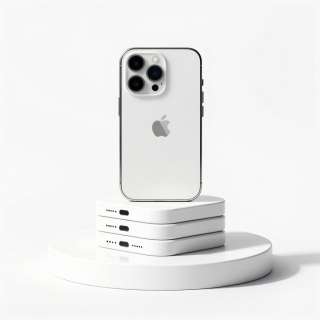 Прозрачный чехол на iPhone 16 Pro