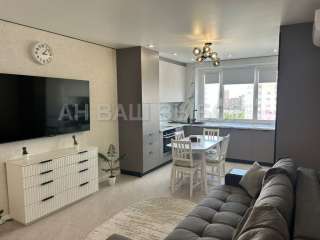 1к квартира в Тюмени, Созидателей, 10