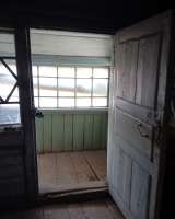 Зимний бревенчатый рубленный дом