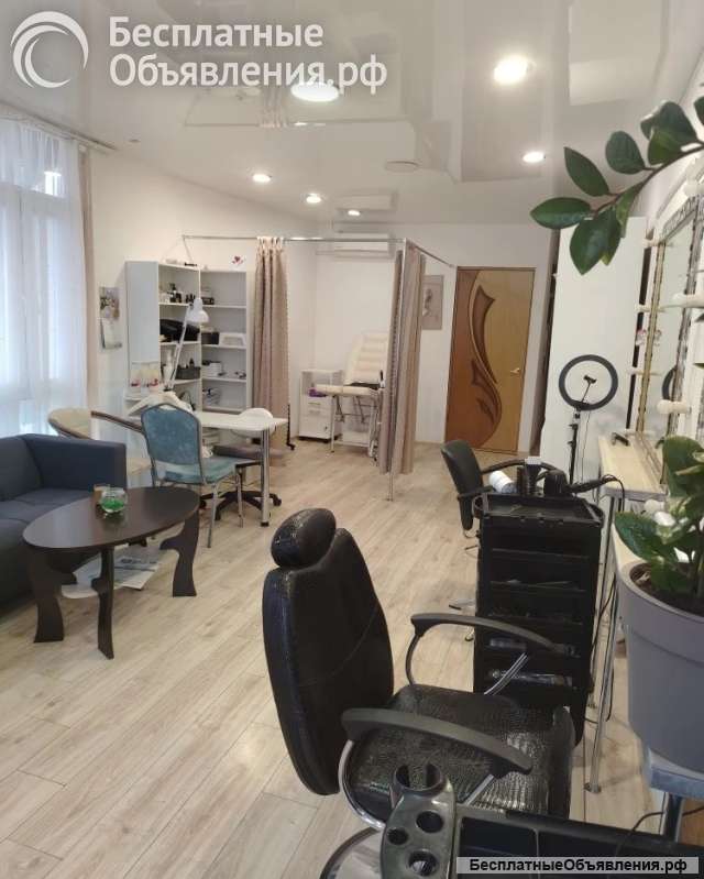 Мастер манекюра и педикюра, парикмахер