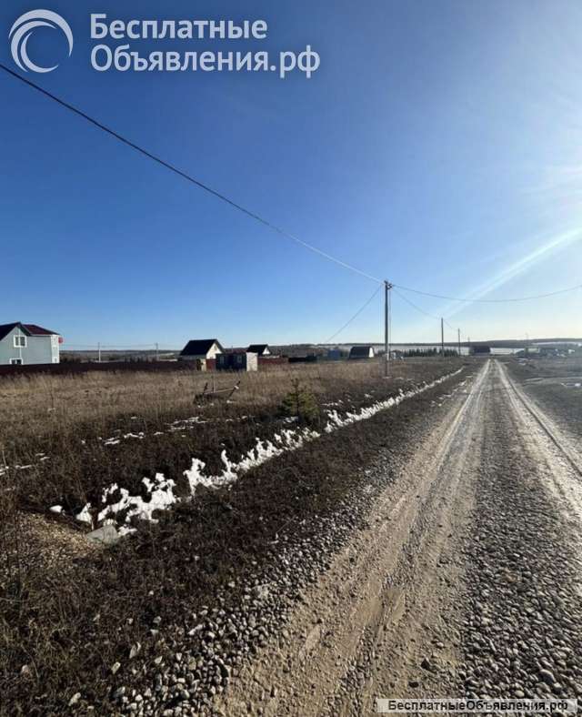 Участок рядом с озером