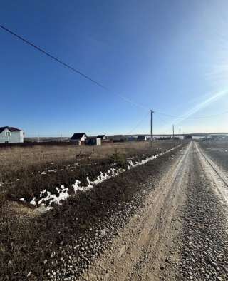 Участок рядом с озером