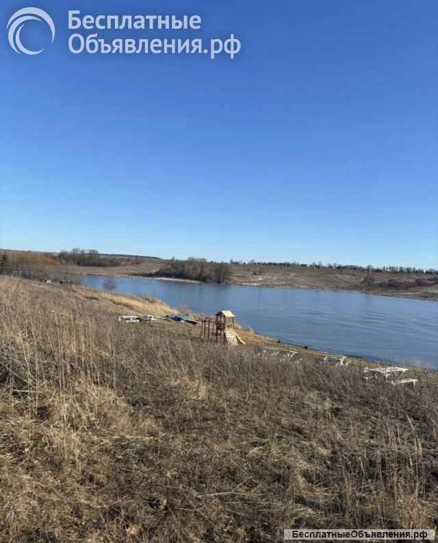 Участок рядом с озером