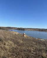 Участок рядом с озером