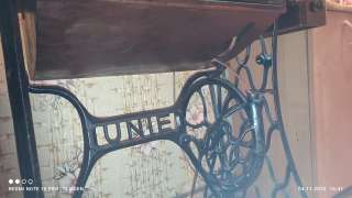 Ножную немецкую швейную машинку