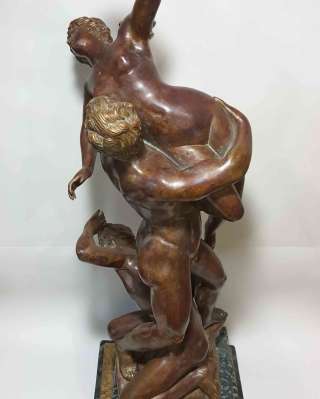 Бронзовая антикварная статуэтка. Похищение сабинянок. Выбрать в подарок. Антиквариат