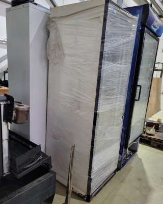 Холодильный шкаф для напитков б/у