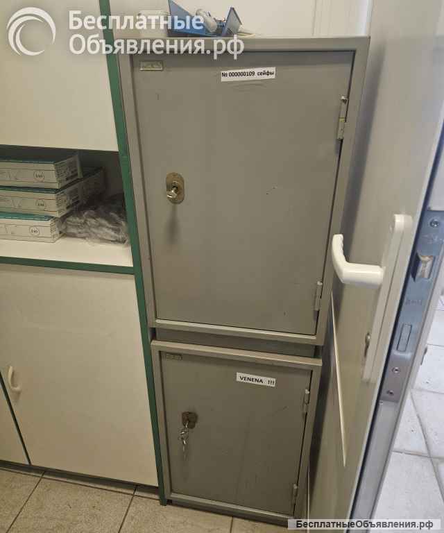Мебель офисная и для аптеки БУ