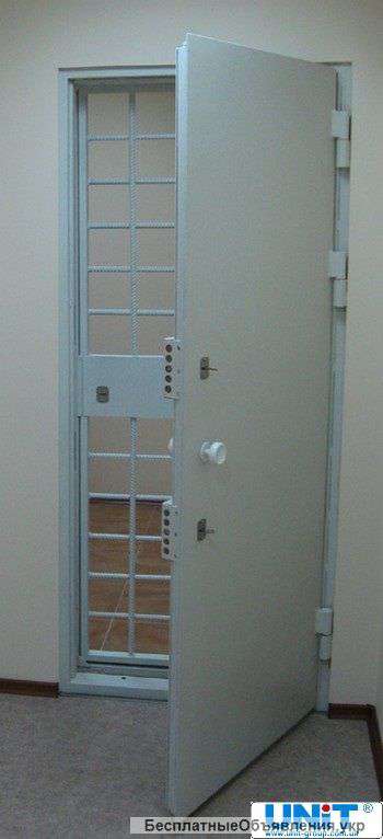 Гратчасті двері