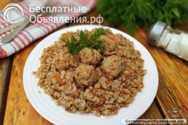 Фрикадельки куриные с овощами и гречкой