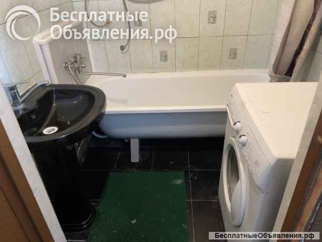 2 комн. кв. 51,8 кв. м, потолки 3,2 м, теплая и сухая.