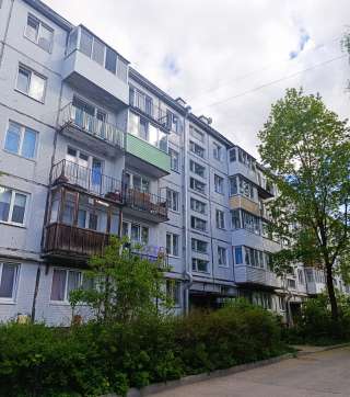 В Гатчине 2кв-44м/изолированы