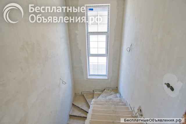 Двухэтажный дом с бассейном в развитом районе Краснодара