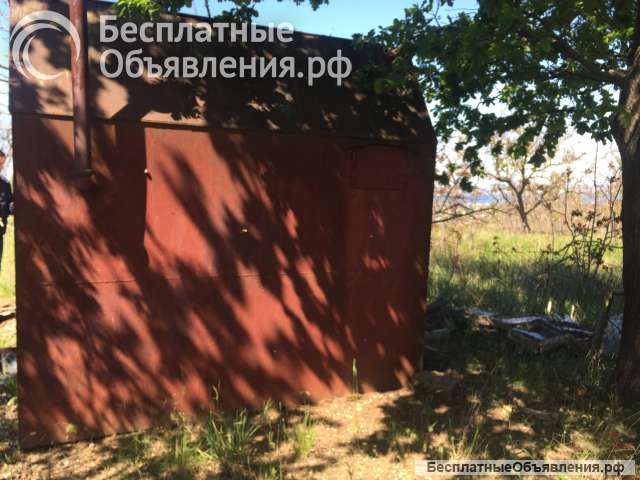 Металлический дачный домик