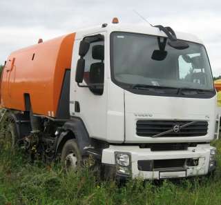 Машина дорожная комбинированная ЭД 200-03 шасси Volvo FLL 240