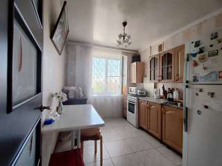 3-комн. кваpтиру, Пл.60,5кв. м, ул. Симферопольская. -5500тр