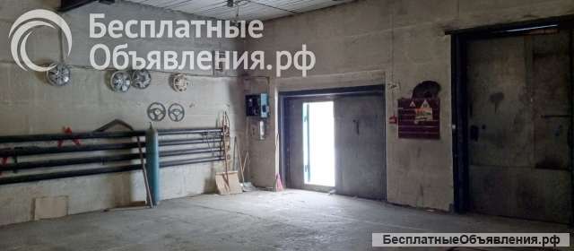 Гараж 73.1 кв.м. и ЗУ 4 сот.