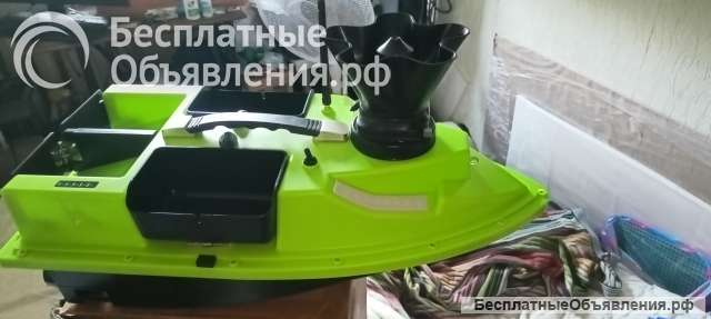 Кораблик D19Y светящийся с центрифугой и GPS