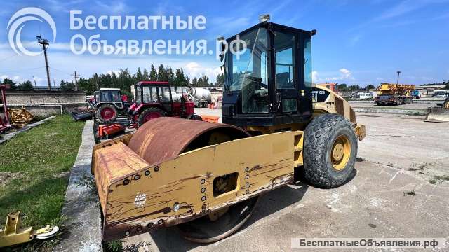 Каток грунтовый колесный Caterpillar CS 76