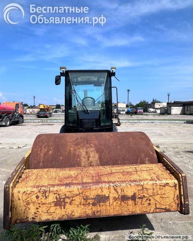 Каток грунтовый колесный Caterpillar CS 76