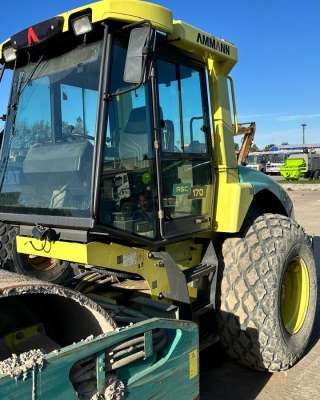 Каток дорожный самоходный вибрационный Ammann ASC170D