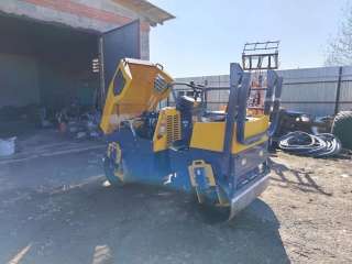 Дорожный каток caterpiller YL 2.5