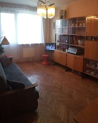 Сдаётся 2-х к квартира рядом с метро