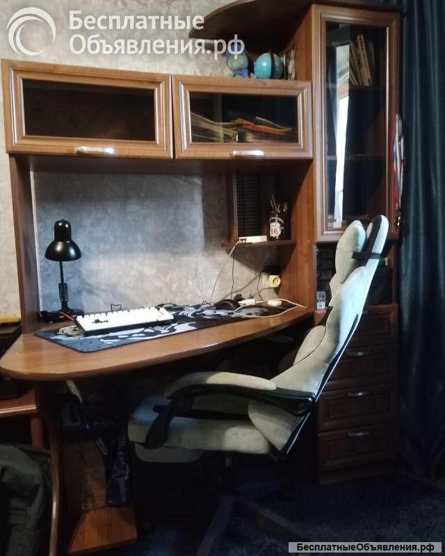 Стол письменный б/у