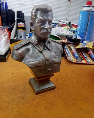 Бронзовый бюст Сталина