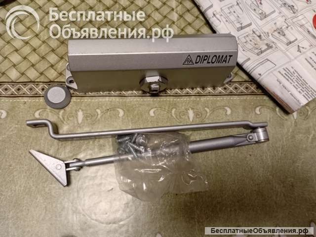 Дверной доводчик diplomat 604, серебристый