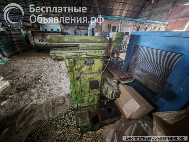 Универсально-фрезерный станок 675П
