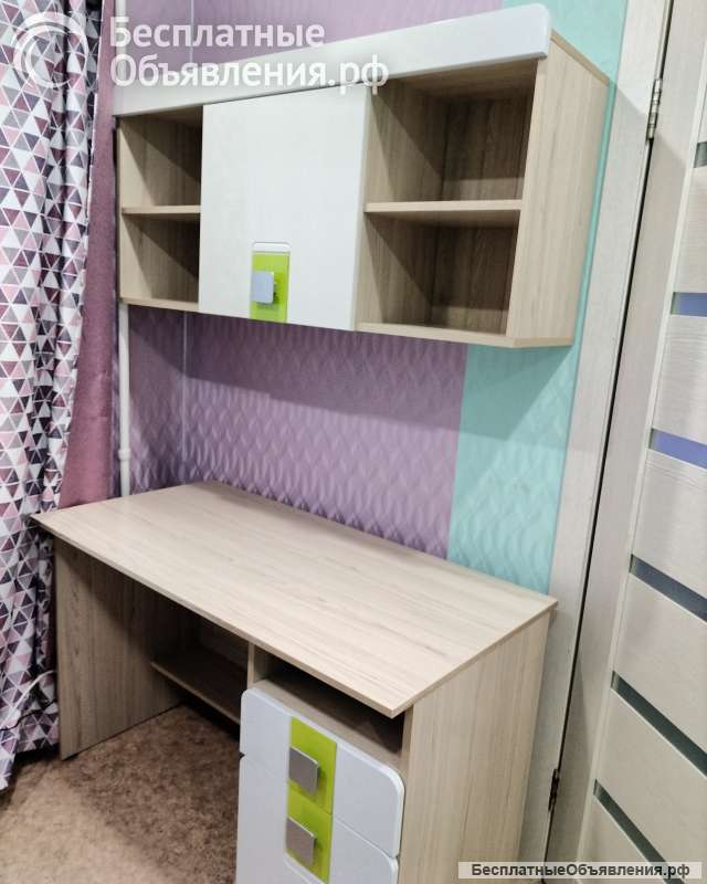 Письменный стол
