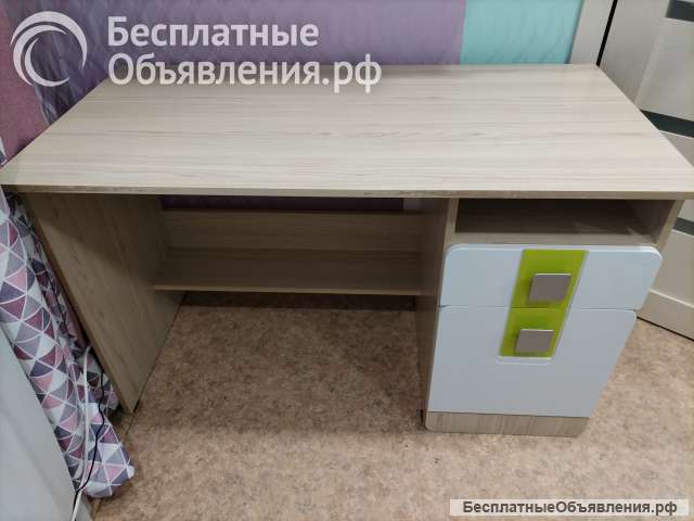 Письменный стол