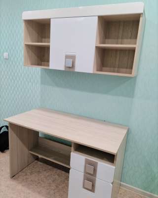Стол письменный со шкафом