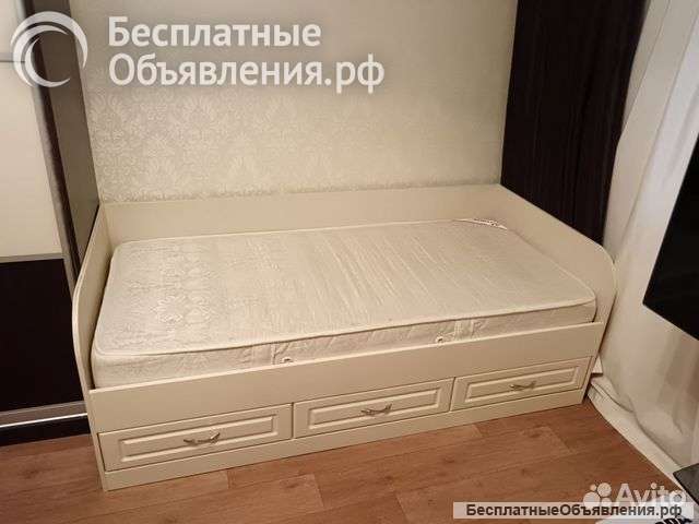 Кровать