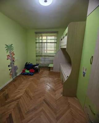 С 30/10 сдаётся 3комн. квартира в Ереване, ул. Чехова 38. 91 кв.м., 2/4 этаж, с кондиционером и ото