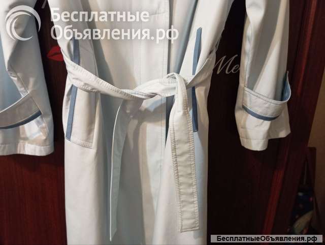 Женский нежно-голубой плащ (р. 46)