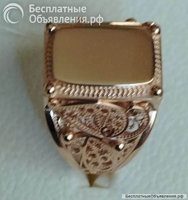 Мужская золотая печатка перстень
