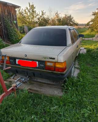 Ауди 100 в приличном состоянии для своих лет