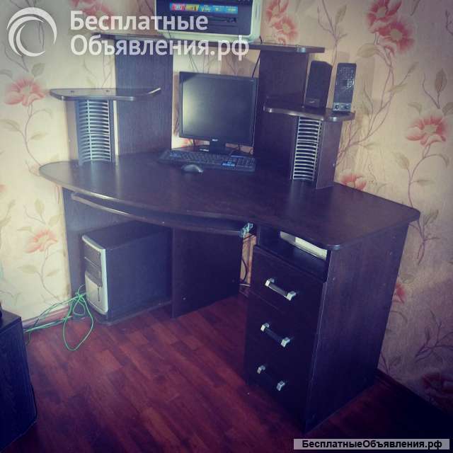 Стол компьютерный